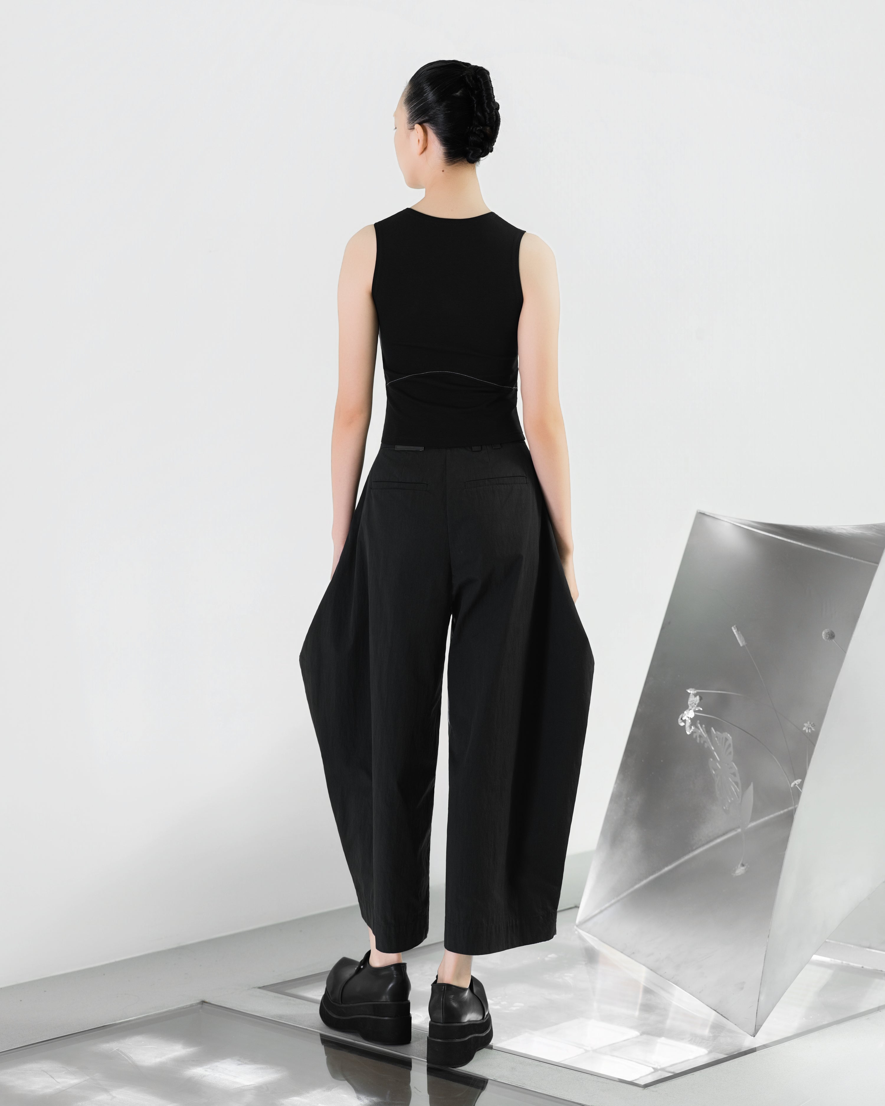 NOIZ N7TP2 Curvy-Line Tank Top