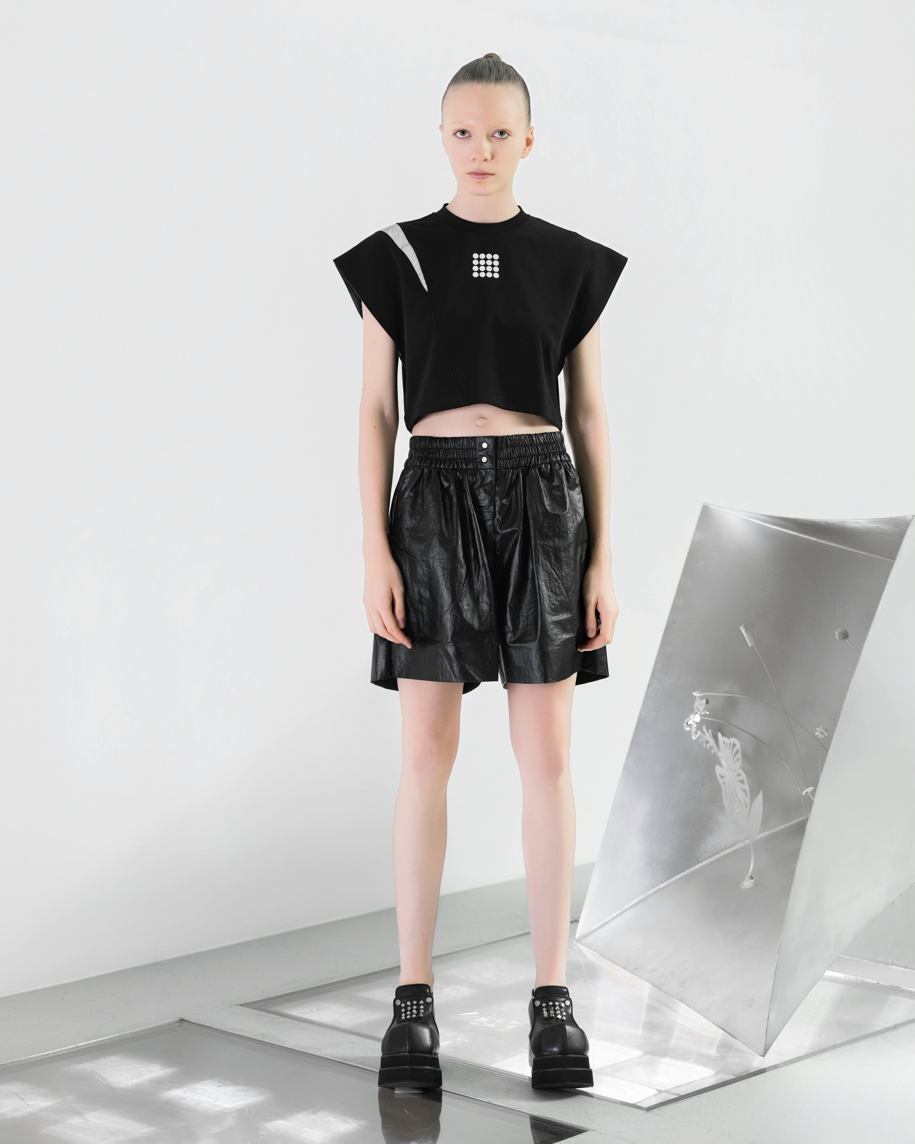 NOIZ N7TP1 Strip Crop Top