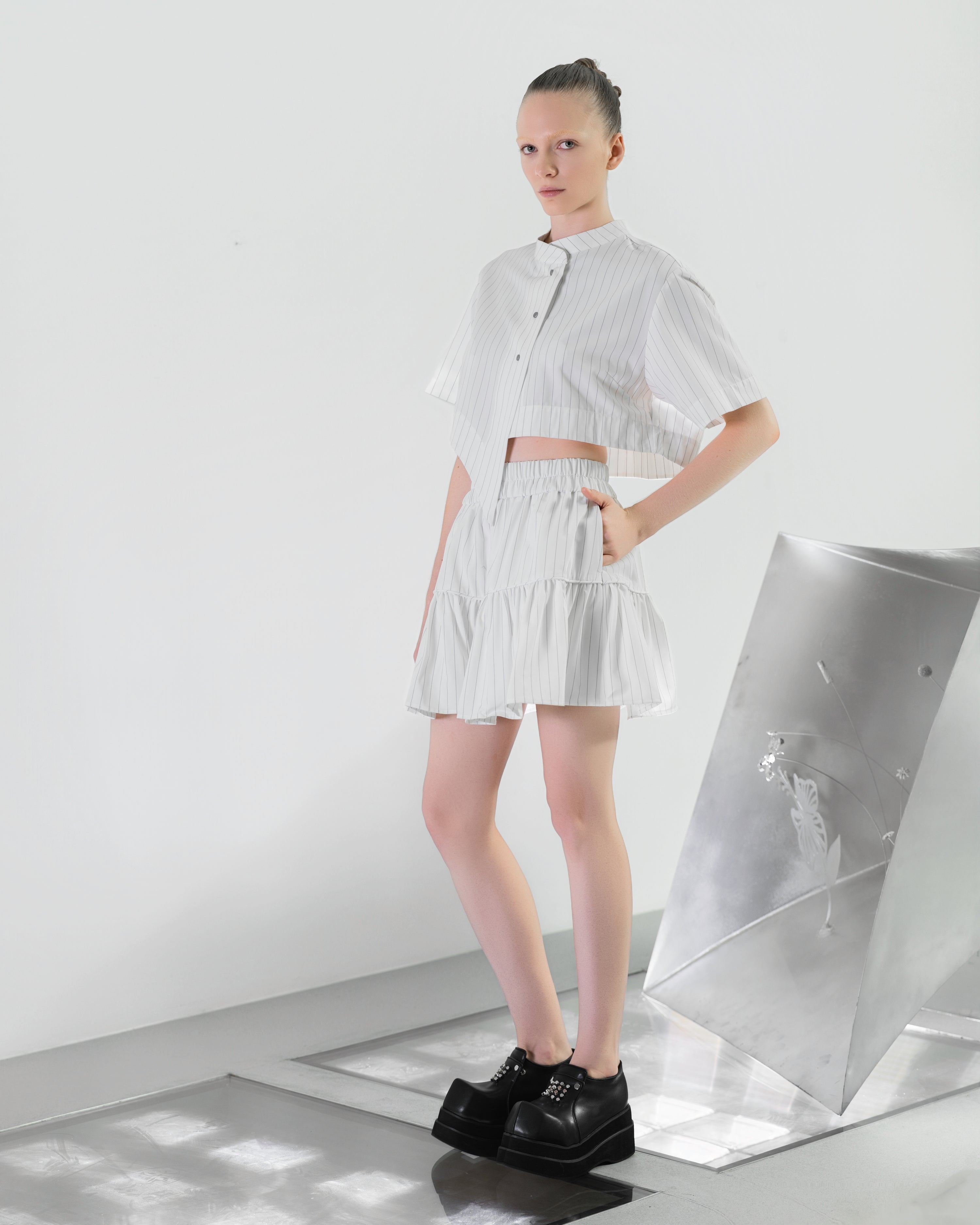 NOIZ N8SKK1 High-Waisted Ruddle Layer Skirt