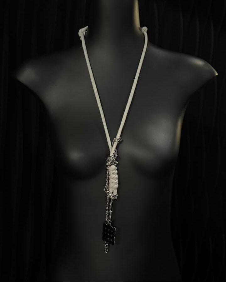 NOIZ N8ACC01 Knot Necklace