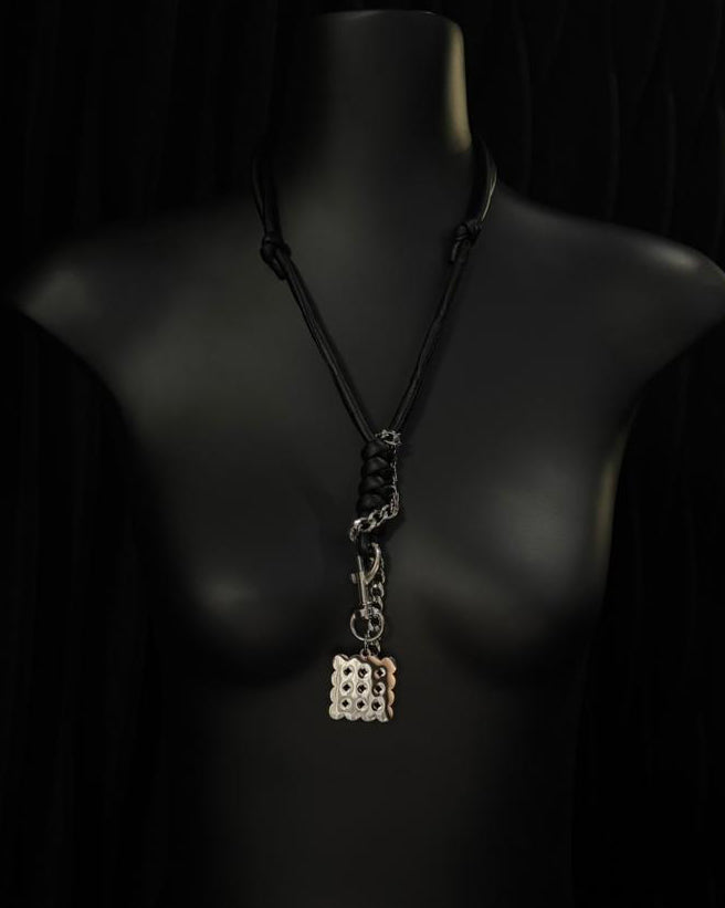 NOIZ N8ACC01 Knot Necklace