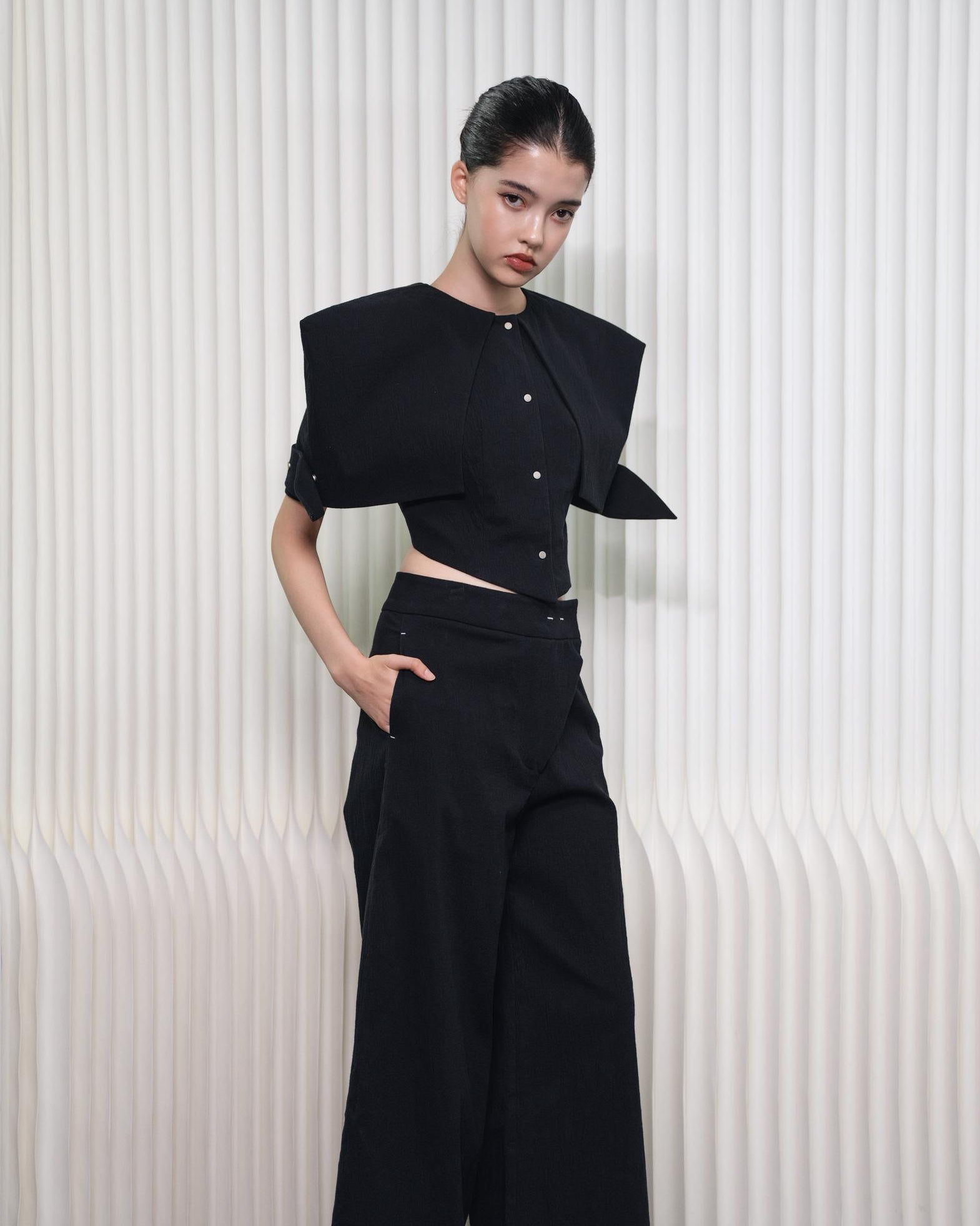 A-JANE Quarte Cape Sleeves Cuffed Crop Top